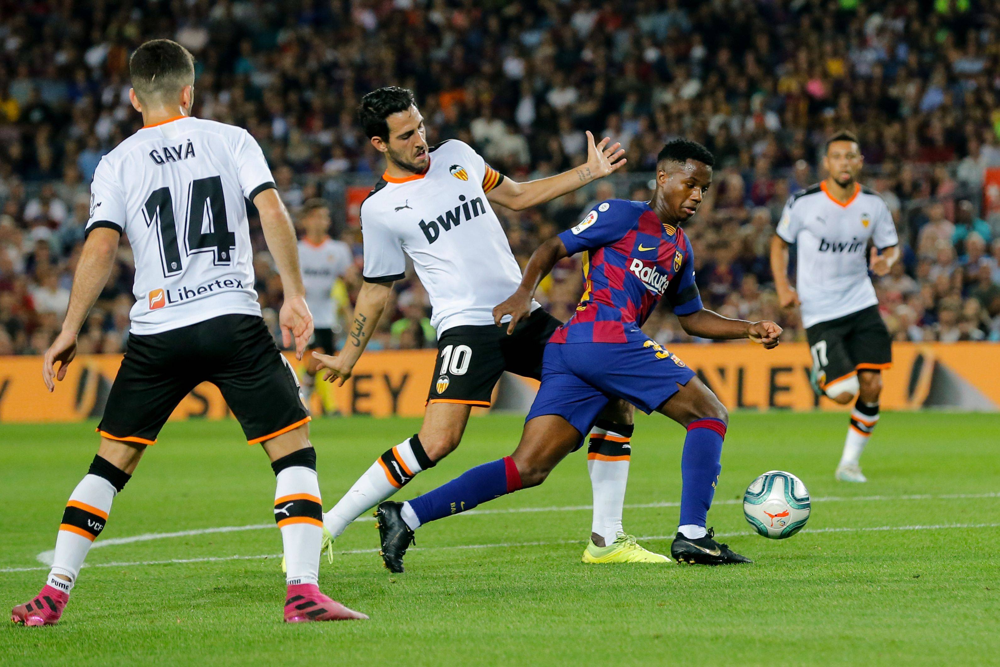 通过给予他 通过给予他